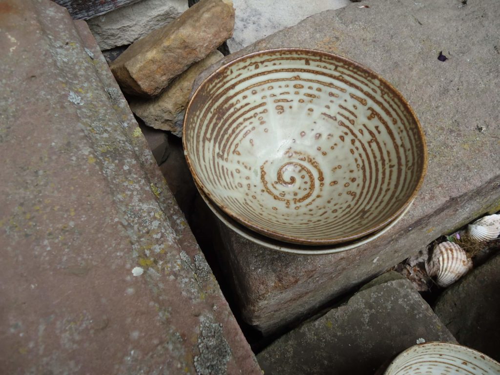 Schalen Keramik Steinzeug Ascheglasur mit Spirale